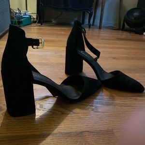 Brand New Lulu’s Suede Heels